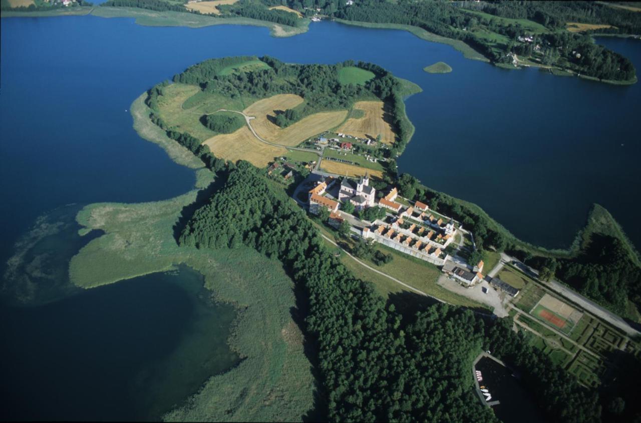 Pokamedulski Klasztor W Wigrach Wigry Exteriör bild